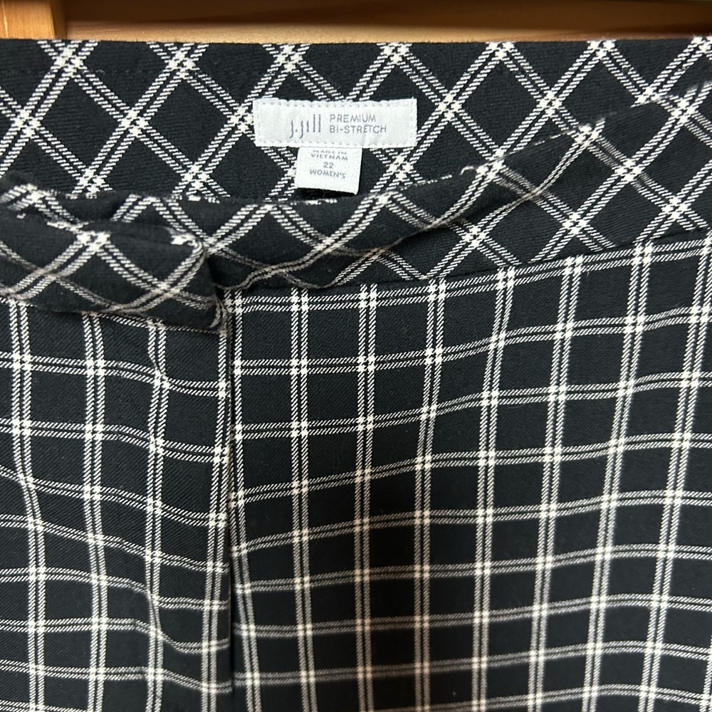 JJill stretch pants size 22 black white check comfortable travel soft quality
